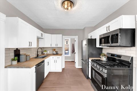 Tiny photo for 1245 Paris Avenue NE, Grand Rapids City, MI 49505 (MLS # 65026005998)