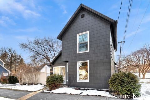 Tiny photo for 1245 Paris Avenue NE, Grand Rapids City, MI 49505 (MLS # 65026005998)