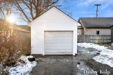 Tiny photo for 1245 Paris Avenue NE, Grand Rapids City, MI 49505 (MLS # 65026005998)