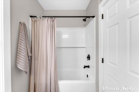 Tiny photo for 1245 Paris Avenue NE, Grand Rapids City, MI 49505 (MLS # 65026005998)