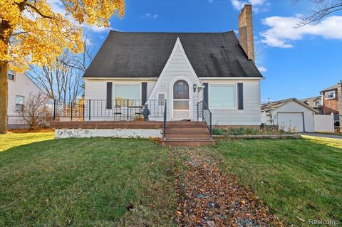 238 E Nepessing Street Lapeer City MI 48446