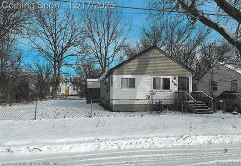Photo of 1082 W Juliah Avenue, Flint City, MI 48505 (MLS # 20251060355)
