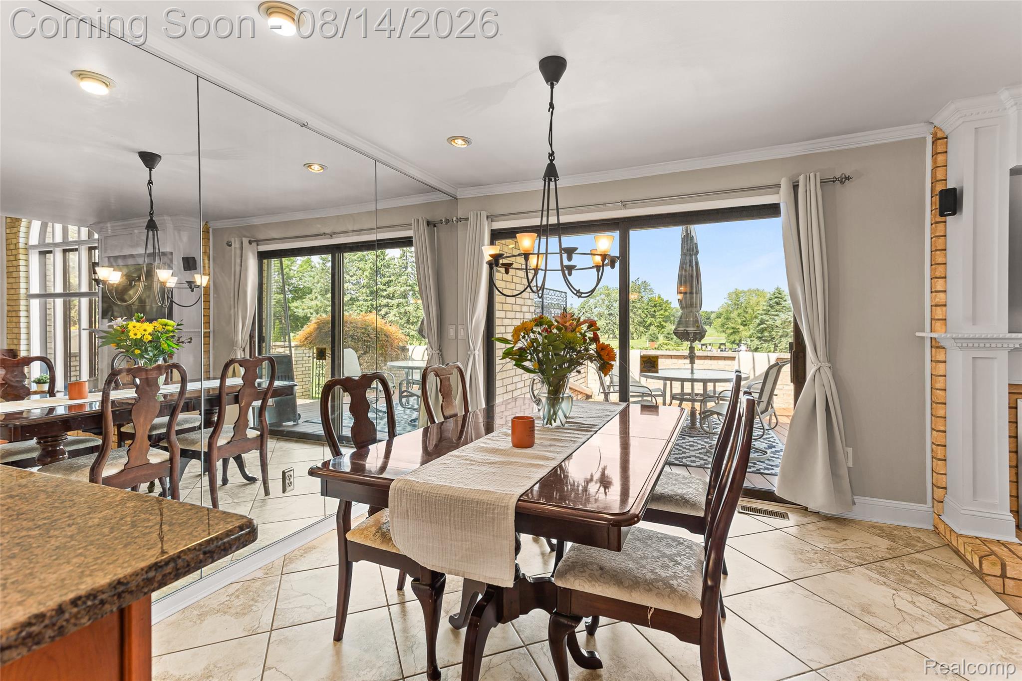 1206 Oakwood Court