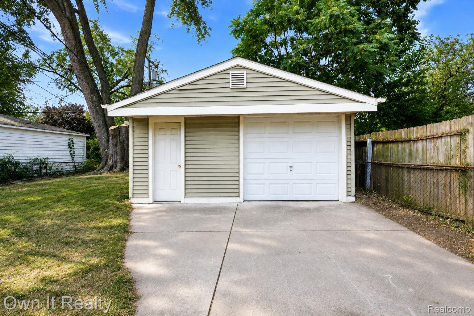 8082 Robert Street