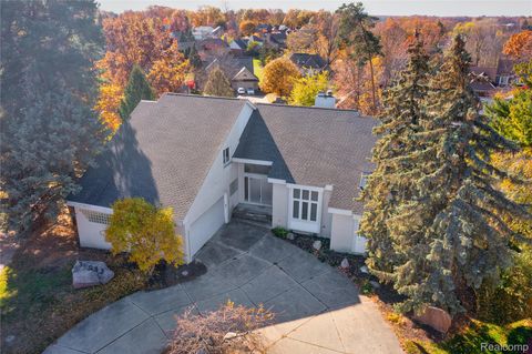 31033 Evergreen Court Farmington City MI 48331