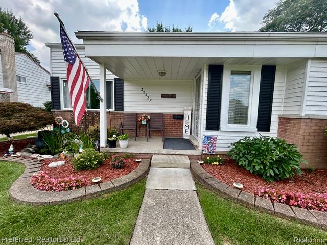 32327 Washington Street