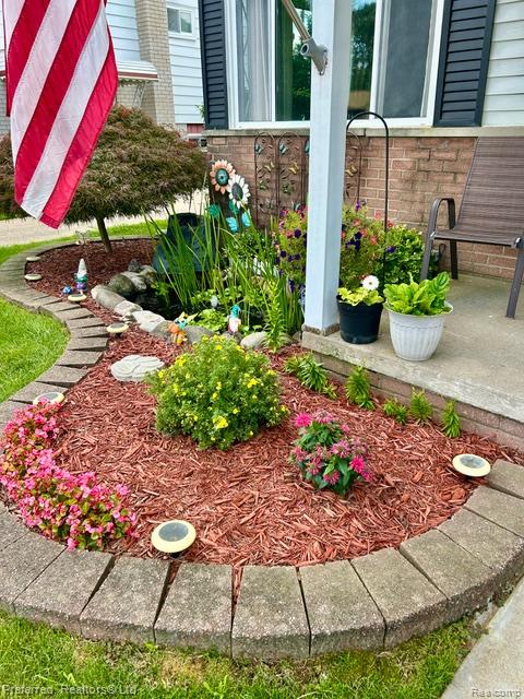 32327 Washington Street