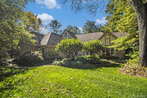 302 Kirksway Lane Orion Charter Township MI 48362