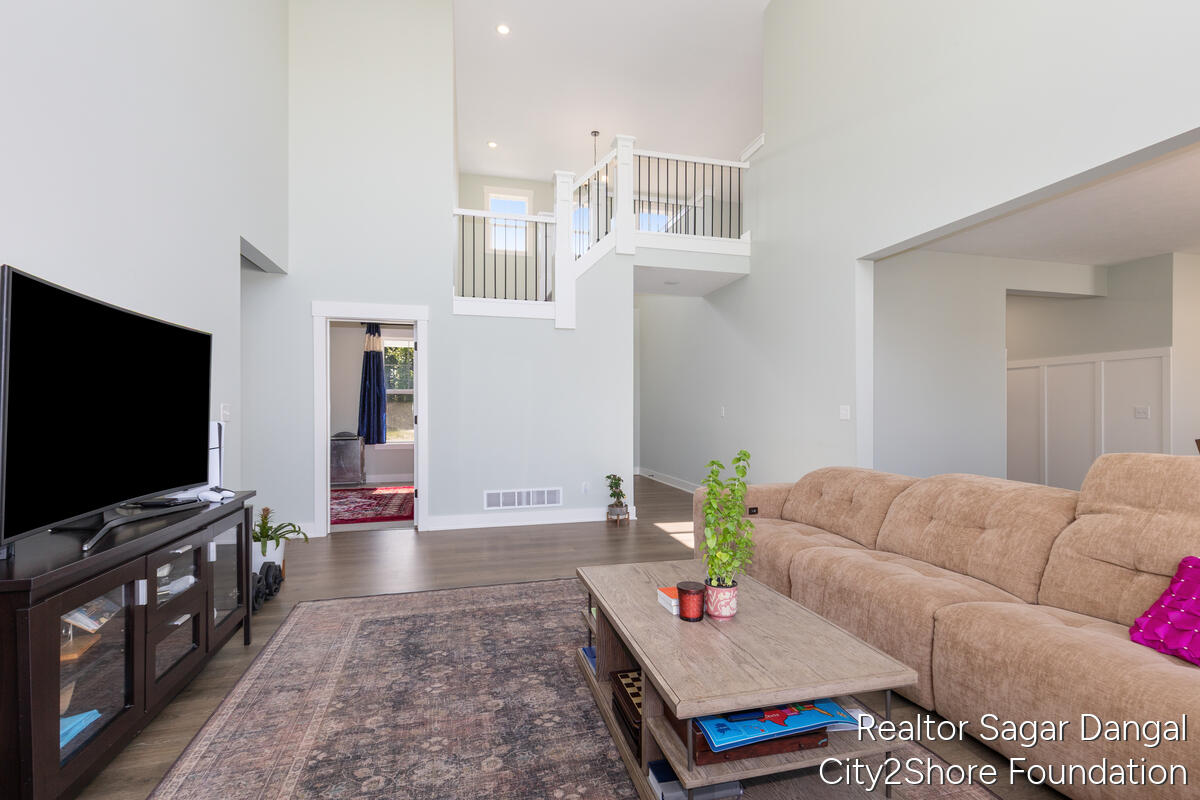 5961 SE Claymont Court SE