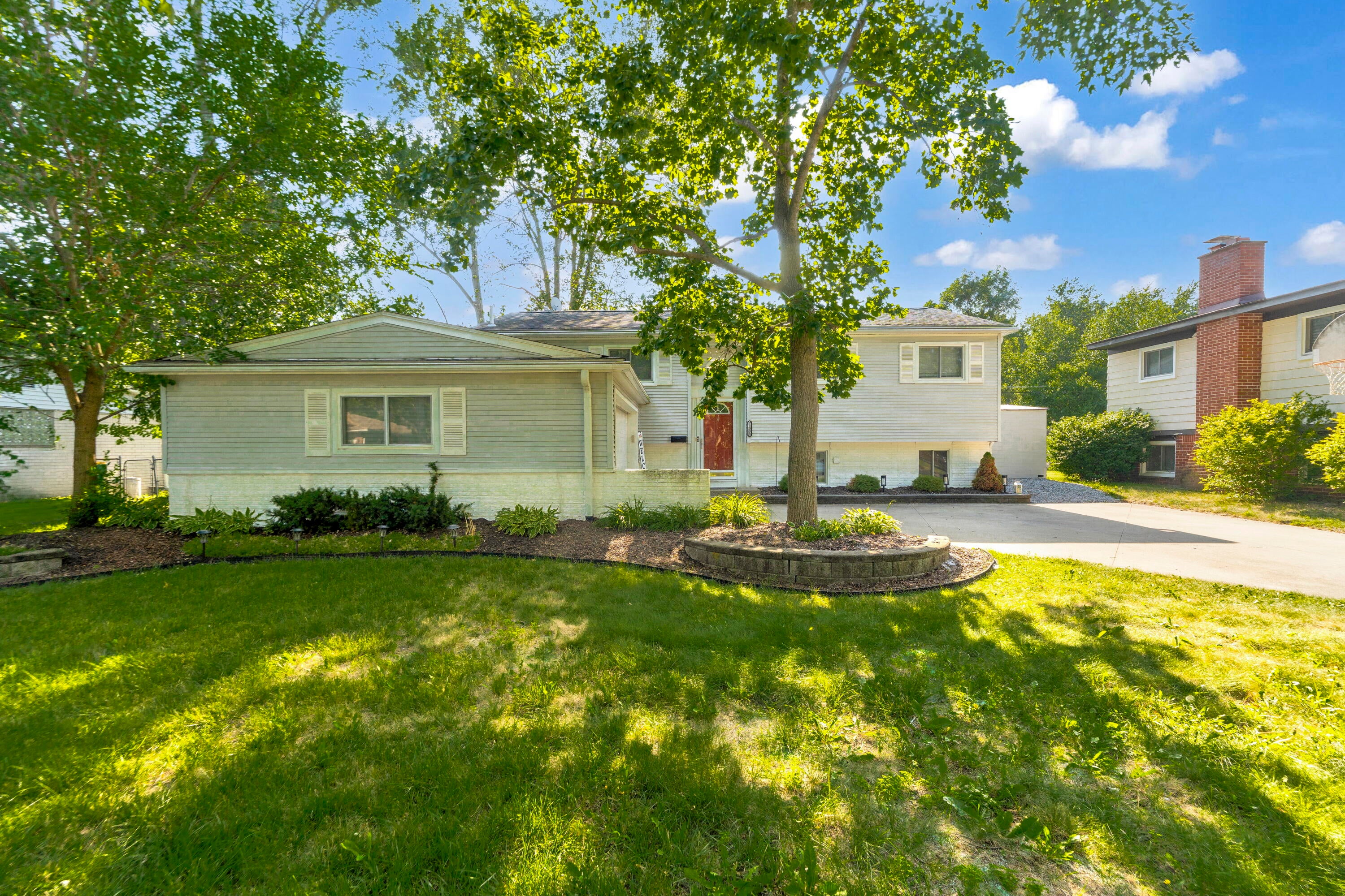 21009 Robinwood Street