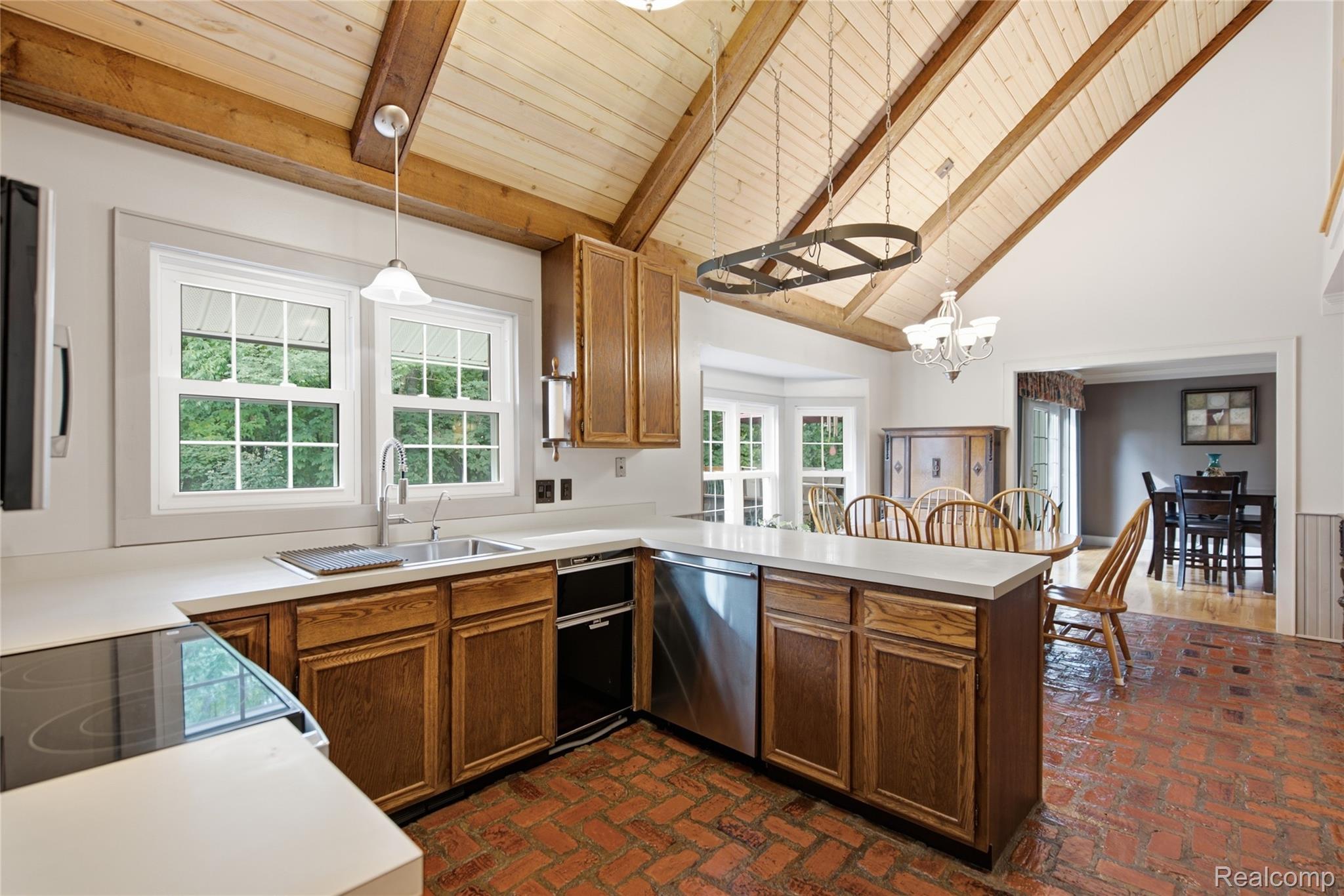6535 Settlement Square