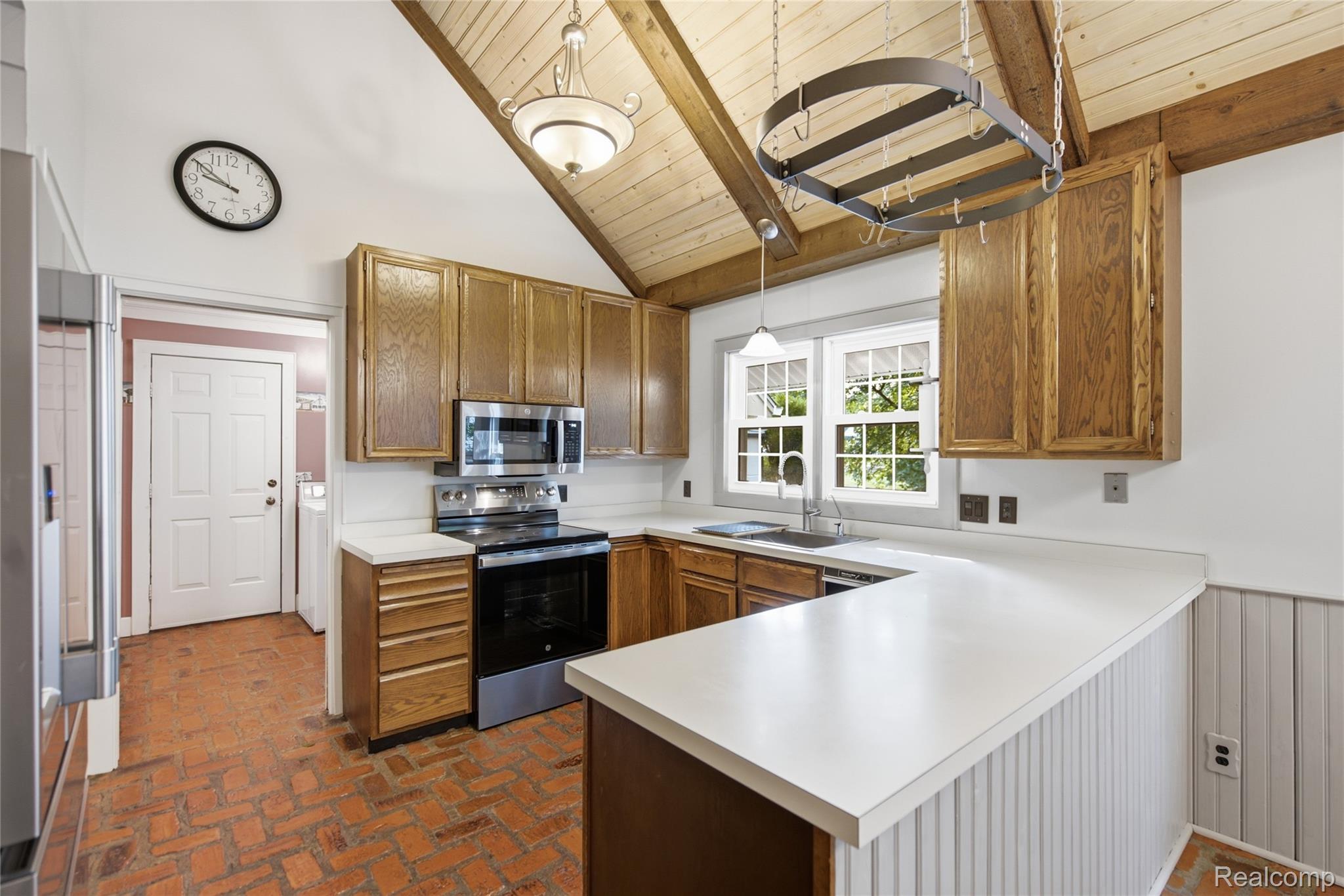 6535 Settlement Square