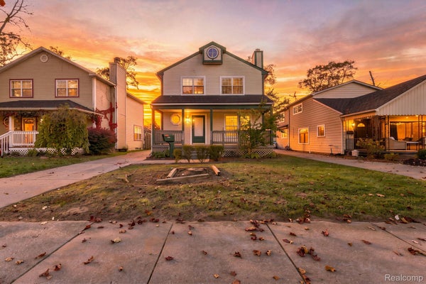 8491 FENTON ST, DEARBORN HEIGHTS, MI 48127 - Image ae9fddab9e4a031f4e39d4eaf1a25af7/3835969590