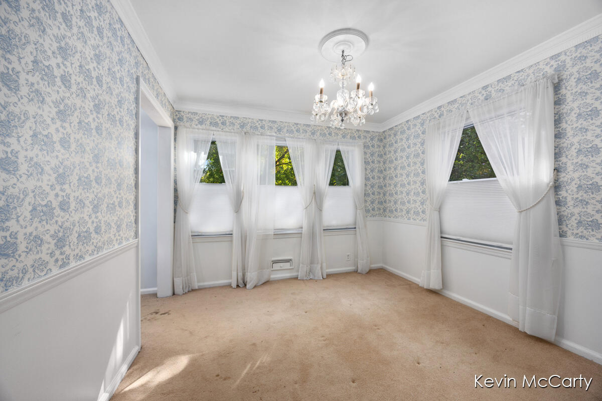 1043 Floral Avenue SE