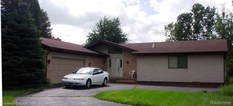 8777 Tamarack Drive Hamburg Township MI 48116