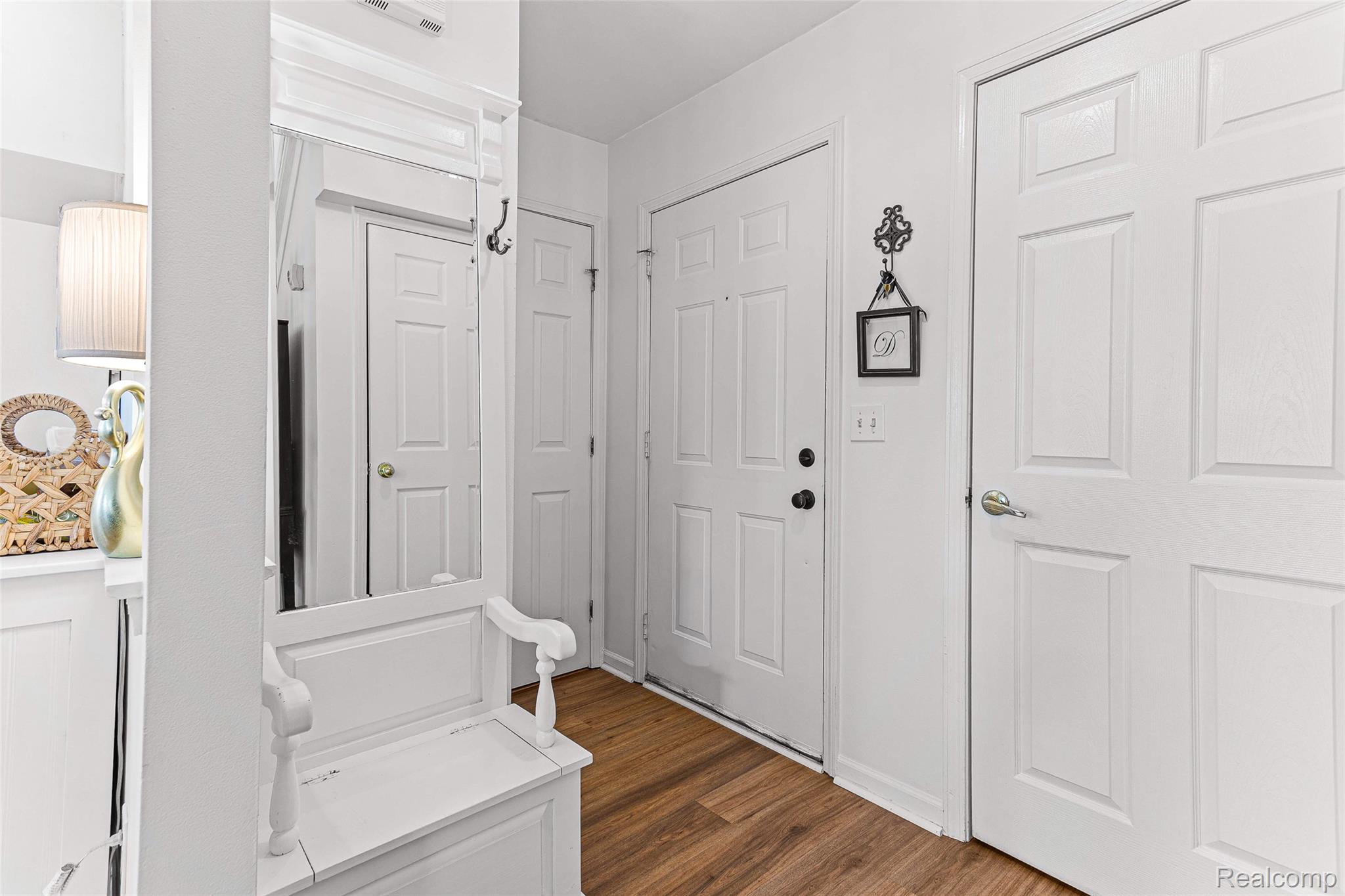 4680 Hunters Circle W