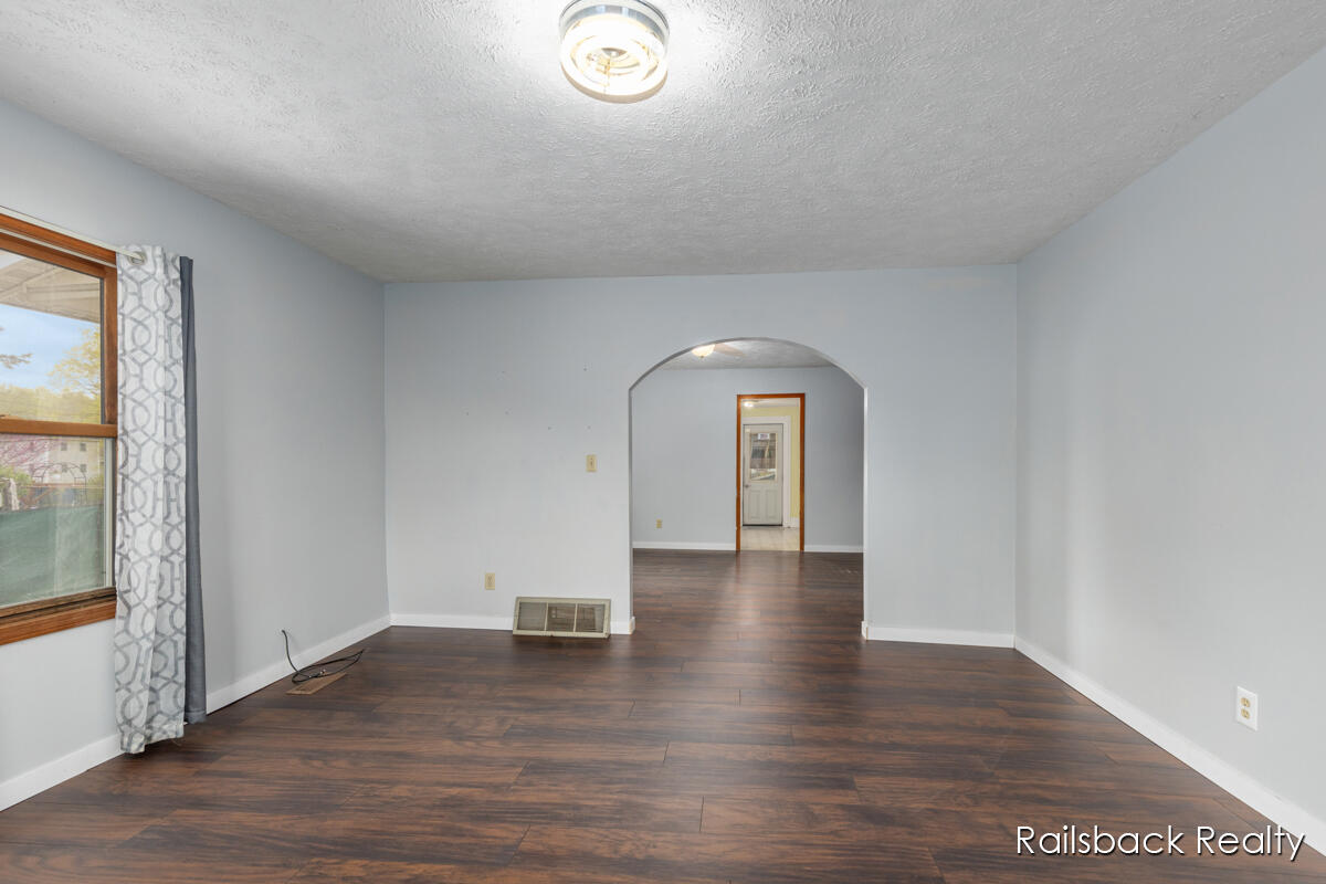 232 S Hawley Street