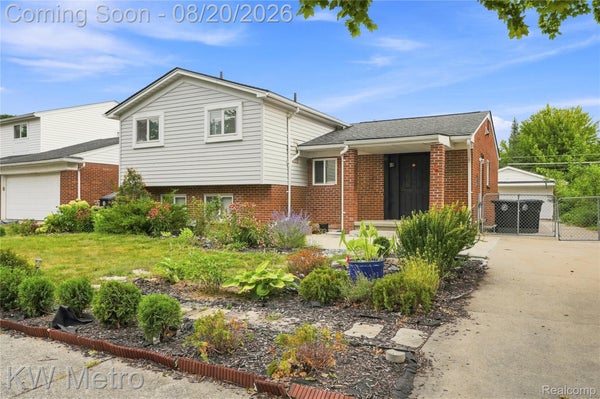 32438 WASHINGTON ST, LIVONIA, MI 48150 - Image aeaee219fc759e08d317765388fa74bc/1733656355