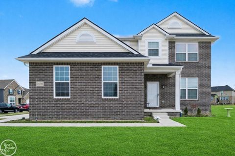 Photo of 24731 Arbor Court, Macomb Township, MI 48042 (MLS # 58050202625)