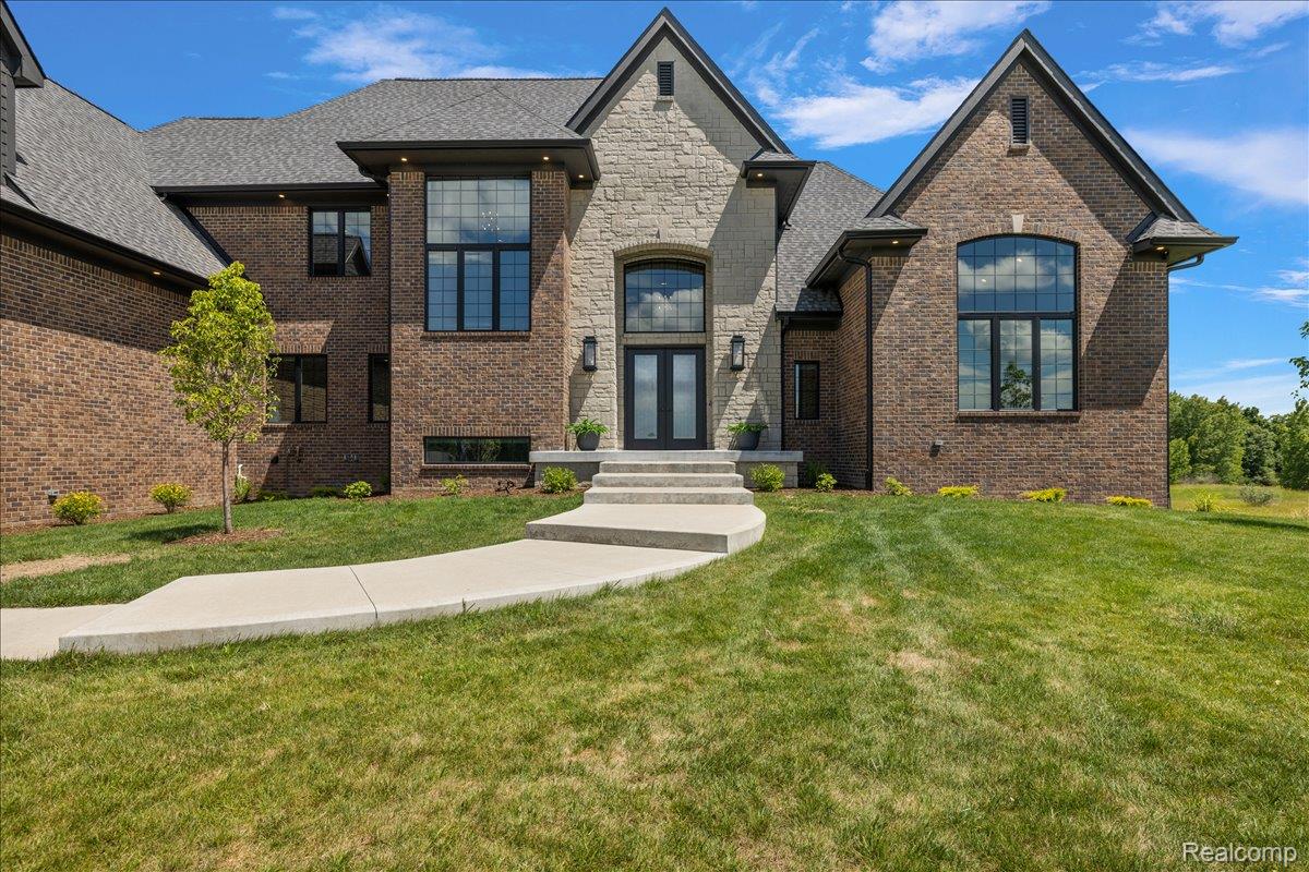 6301 Bridle Path