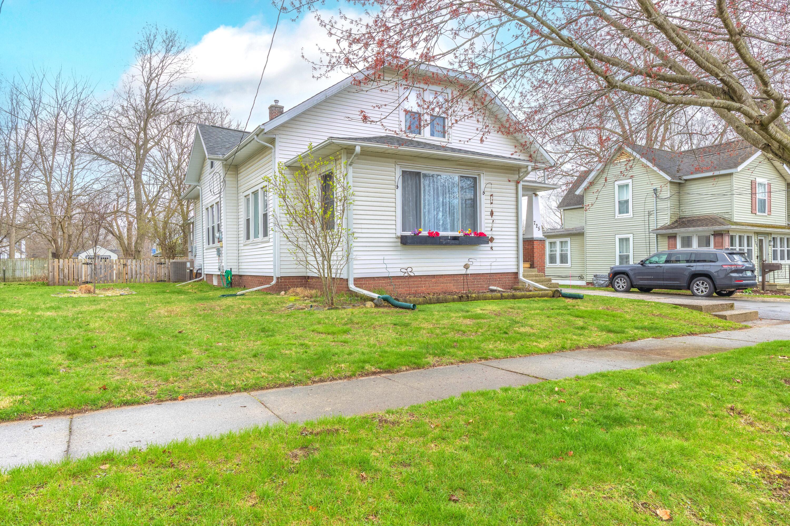 725 W Mansion Street