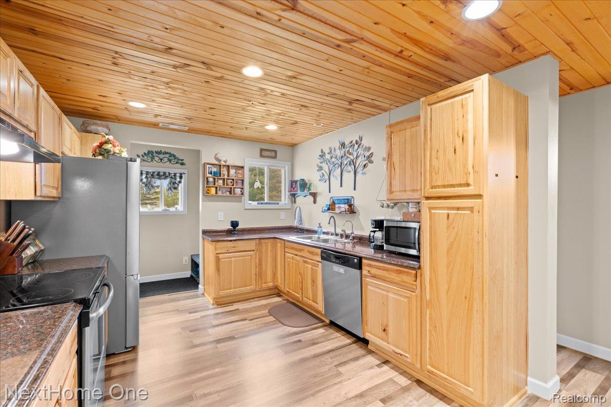 9220 CROFOOT Road