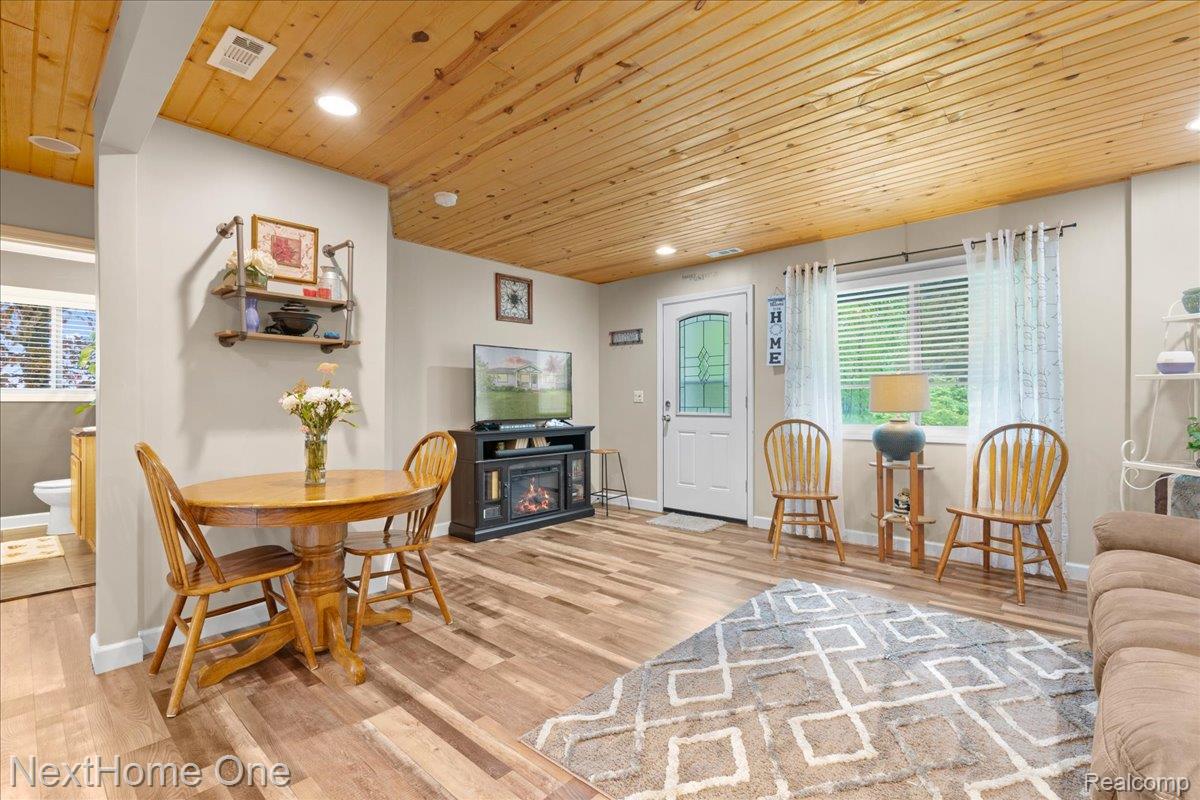 9220 CROFOOT Road