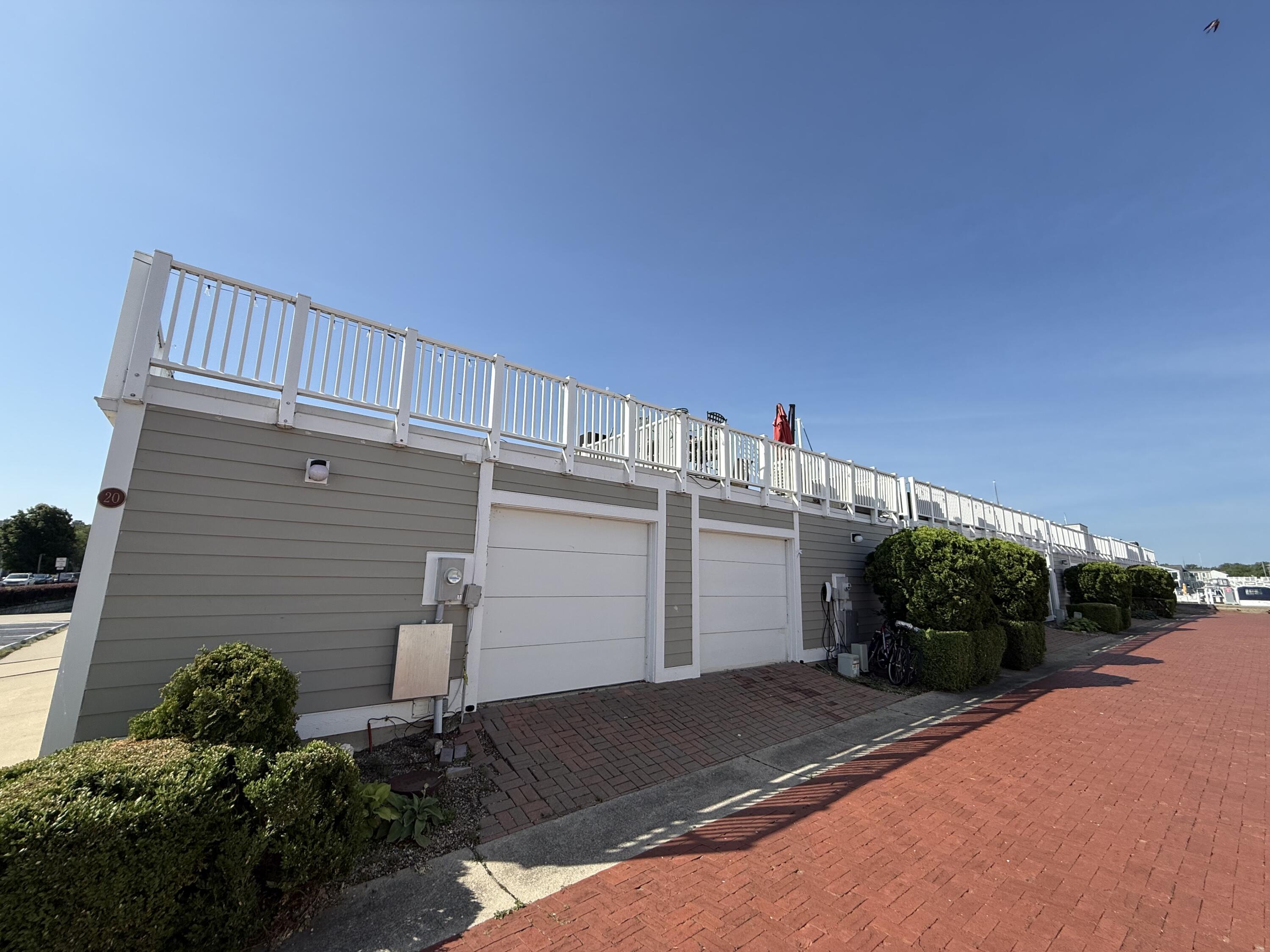 19 Lighthouse Point