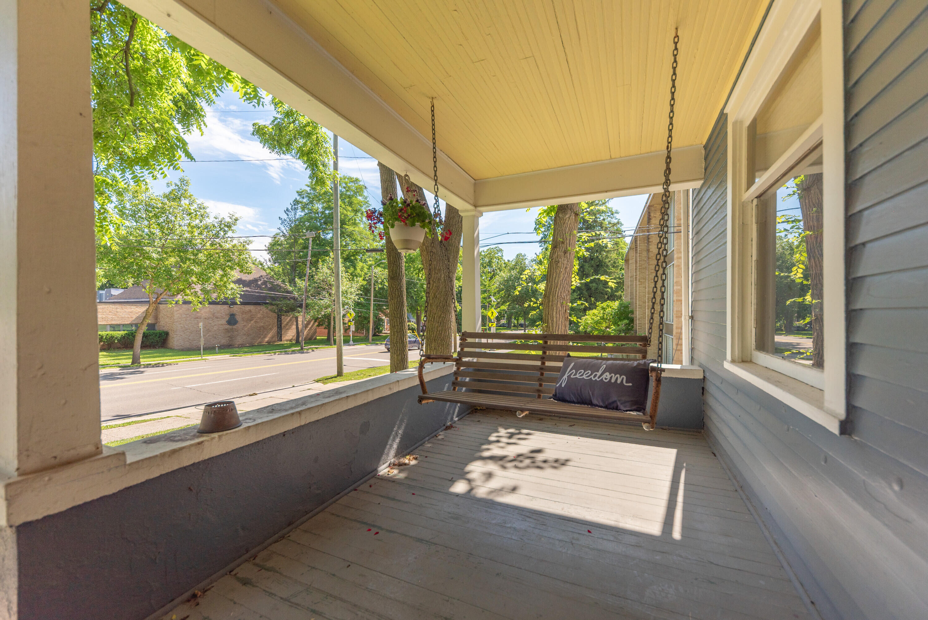 1123 W Huron Street