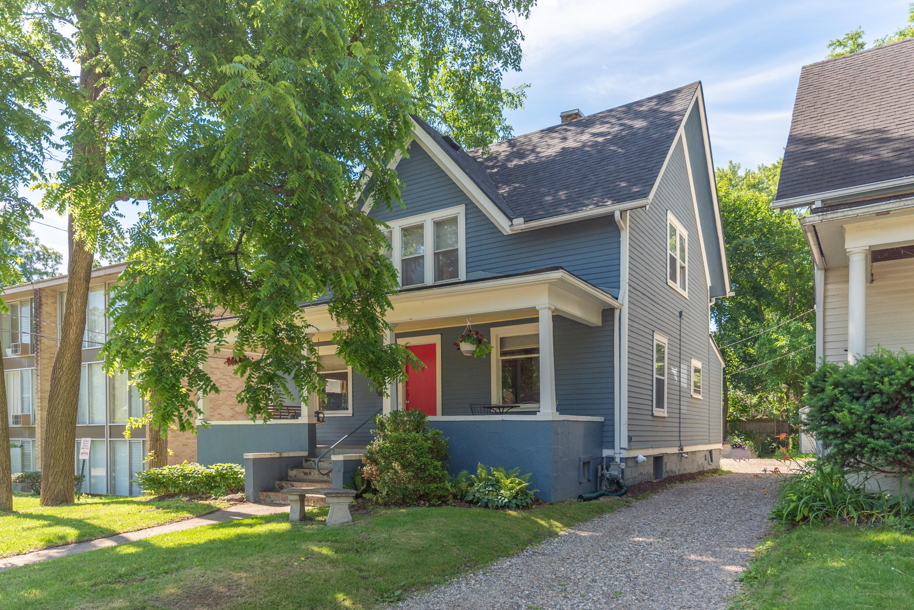 1123 W Huron Street