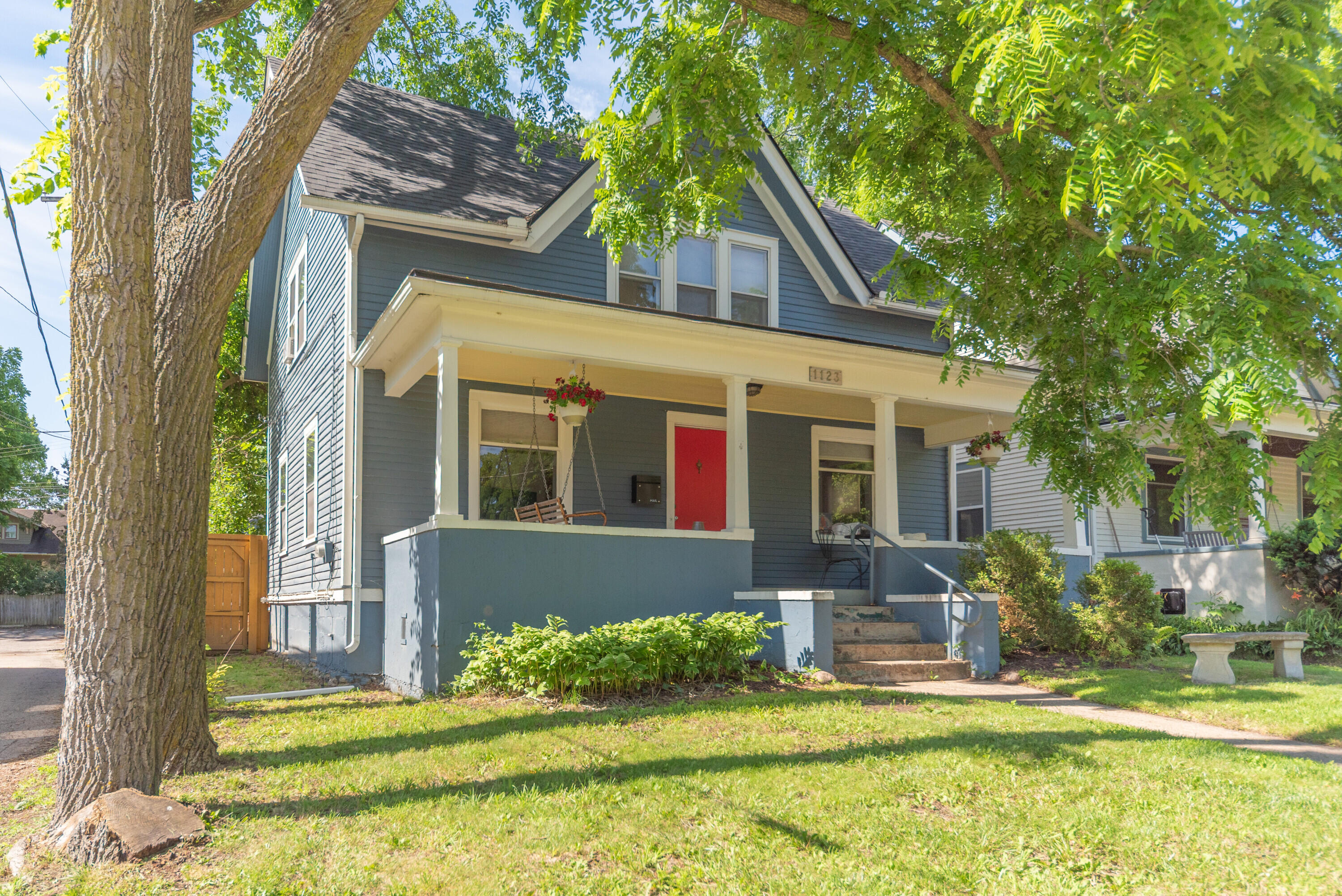 1123 W Huron Street