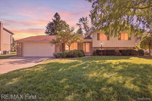 3590 HISTORIC DR, TROY, MI 48083 - Image aebeb530112ee3daa92eb61d901bef50/661994159