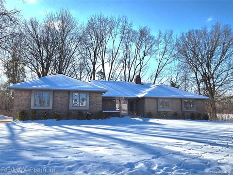 30477 Pickford Street Livonia City MI 48152