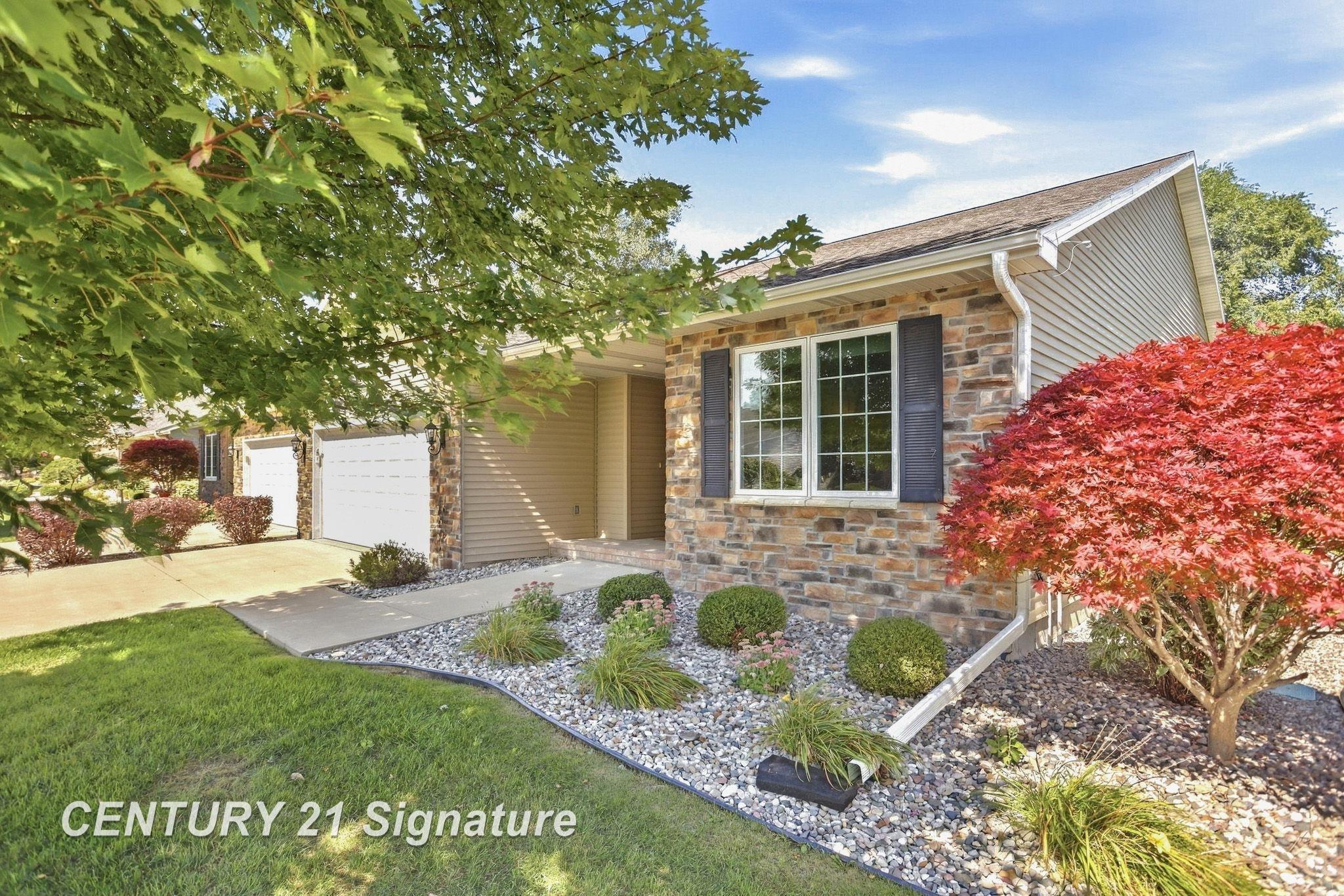 3014 Mackinaw Meadows Drive