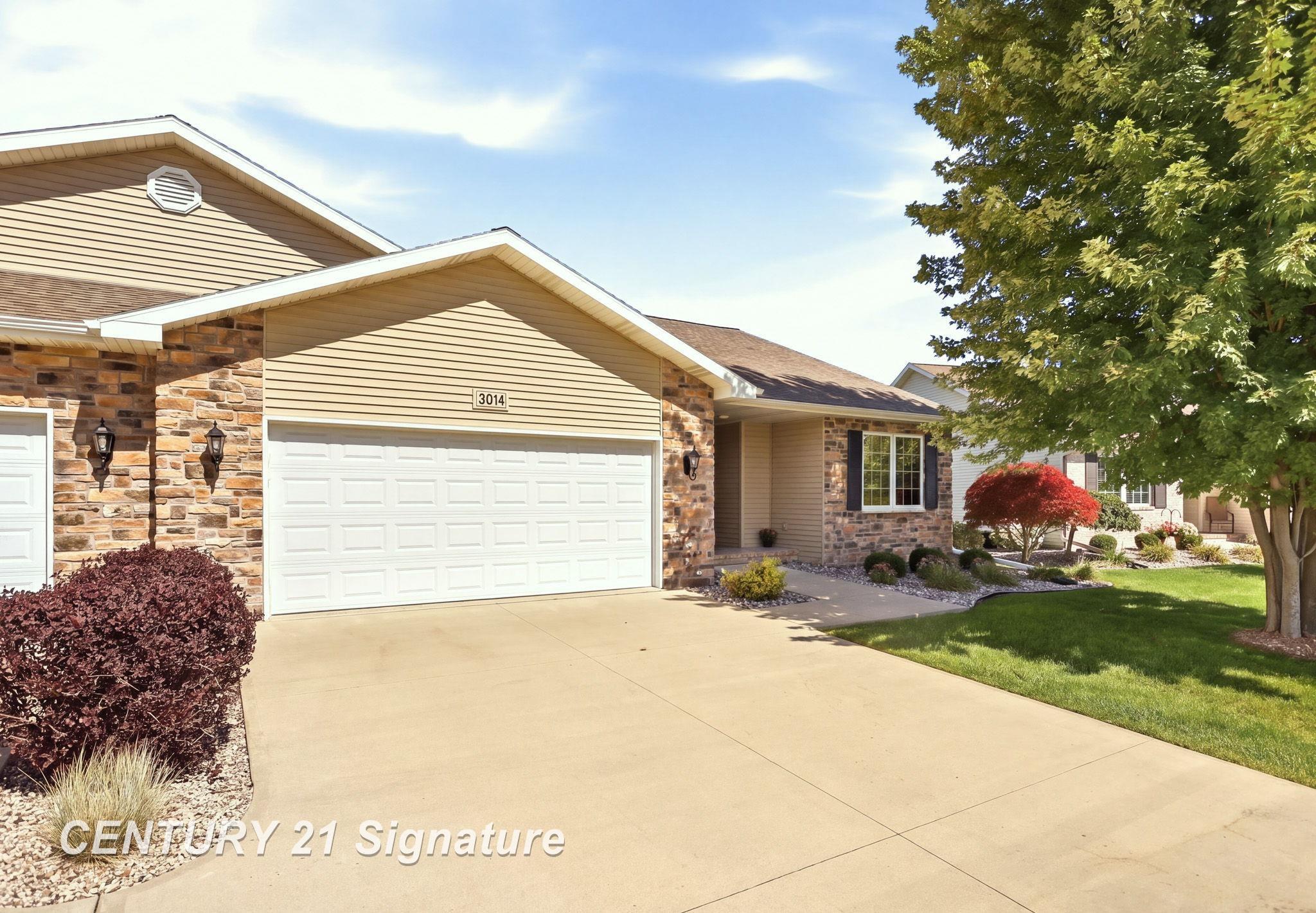 3014 Mackinaw Meadows Drive
