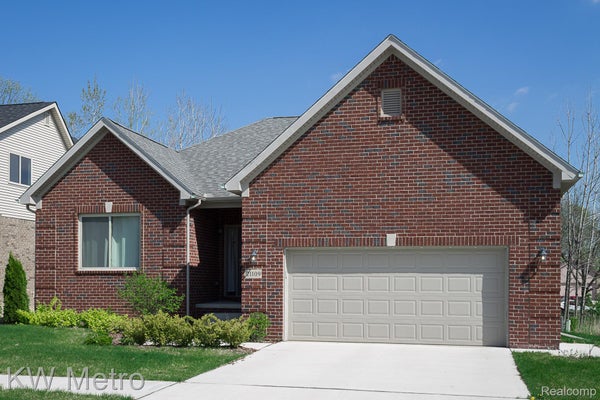 JOAN CT, STERLING HEIGHTS, MI 48310 - Image aec967604ed794bdf25c40d3d57d25b6/3910309194
