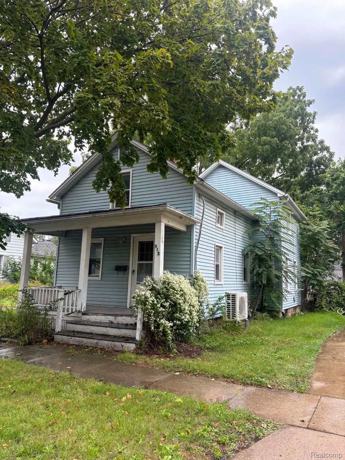 512 W 5th Street