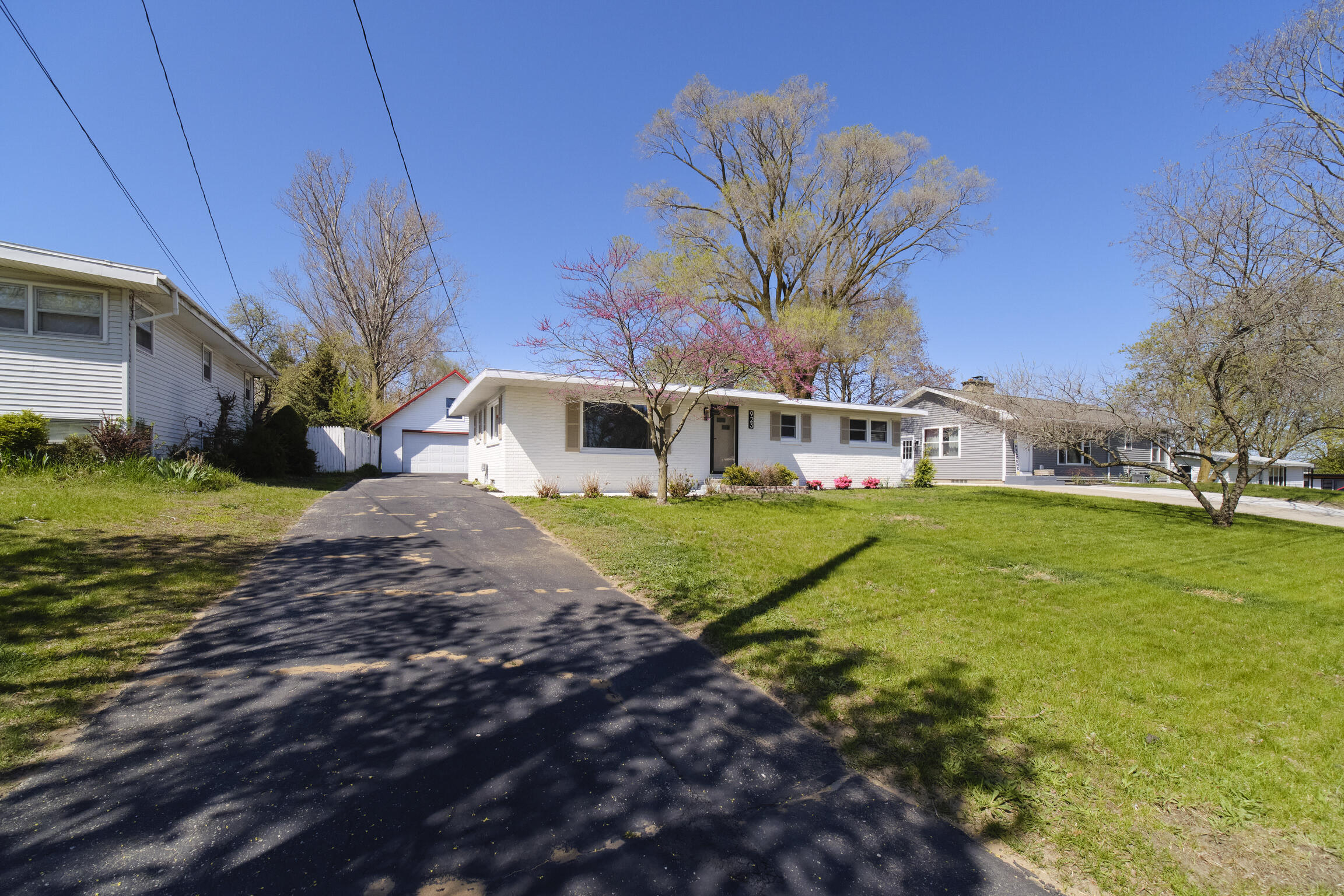 923 Maple Street