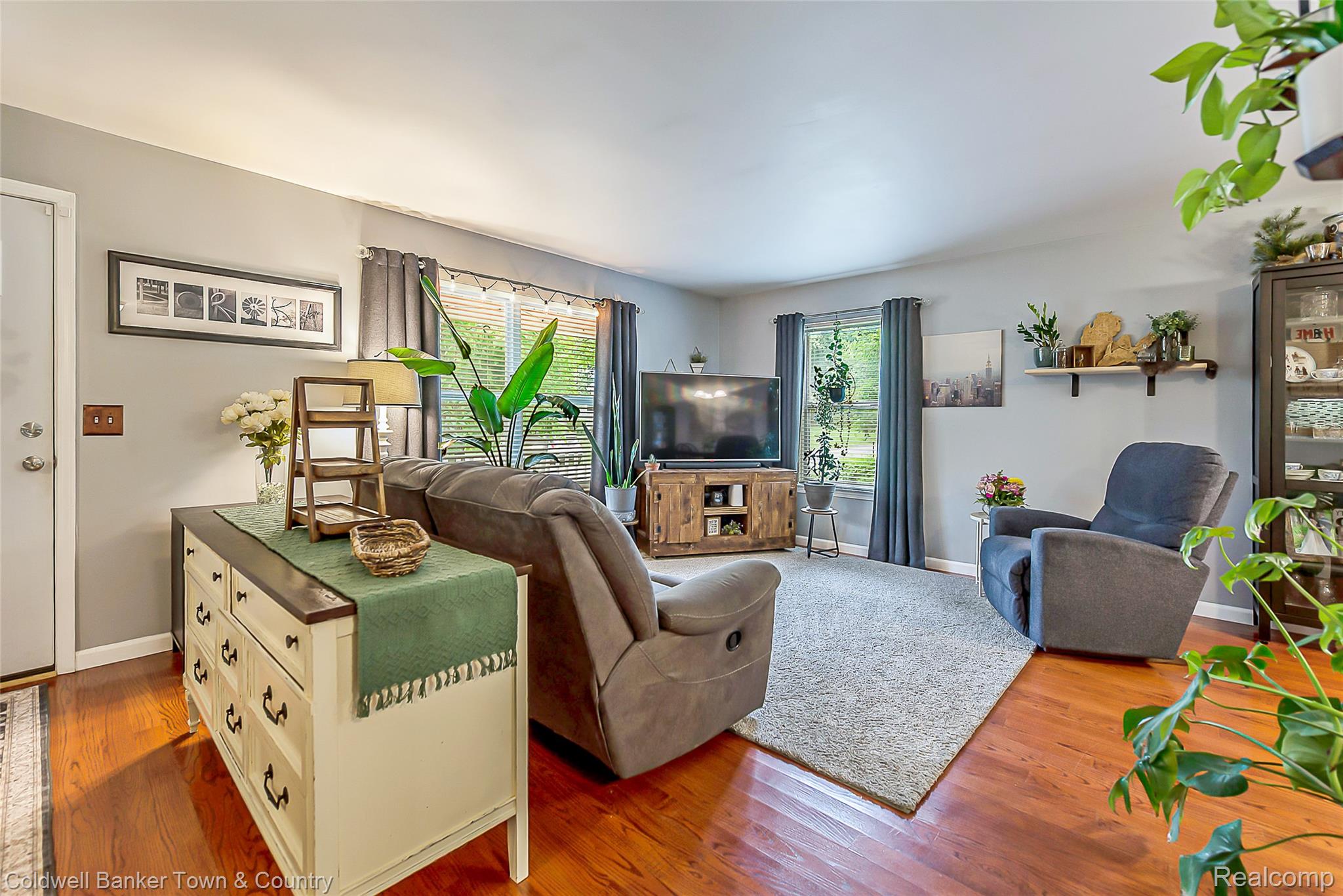 411 Springwell Lane