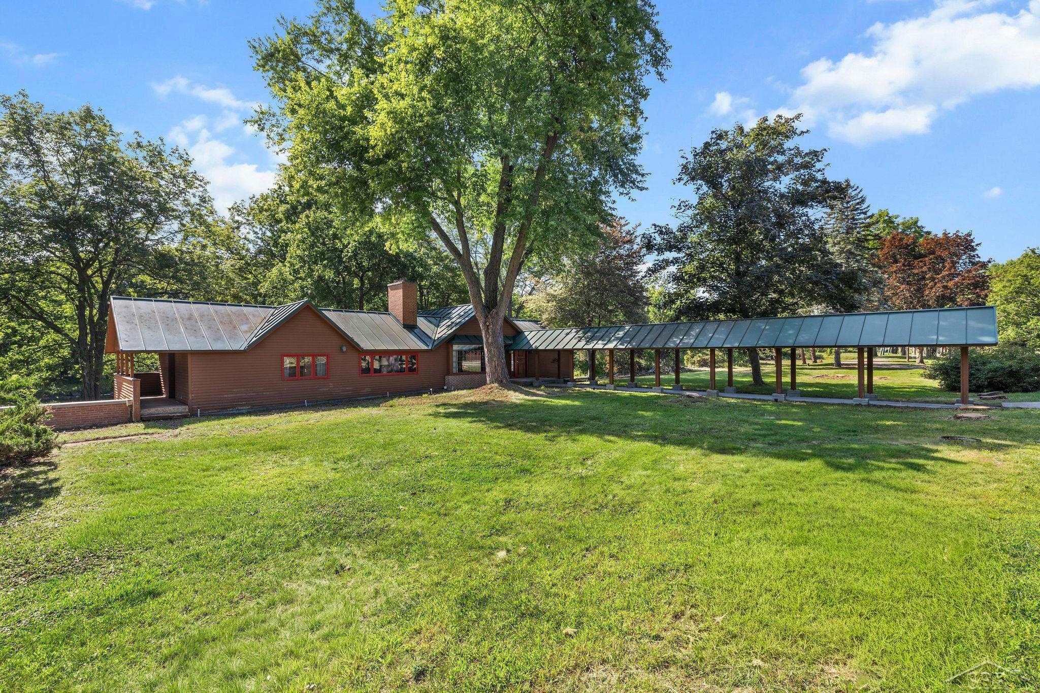 458/456 E Chippewa River Road