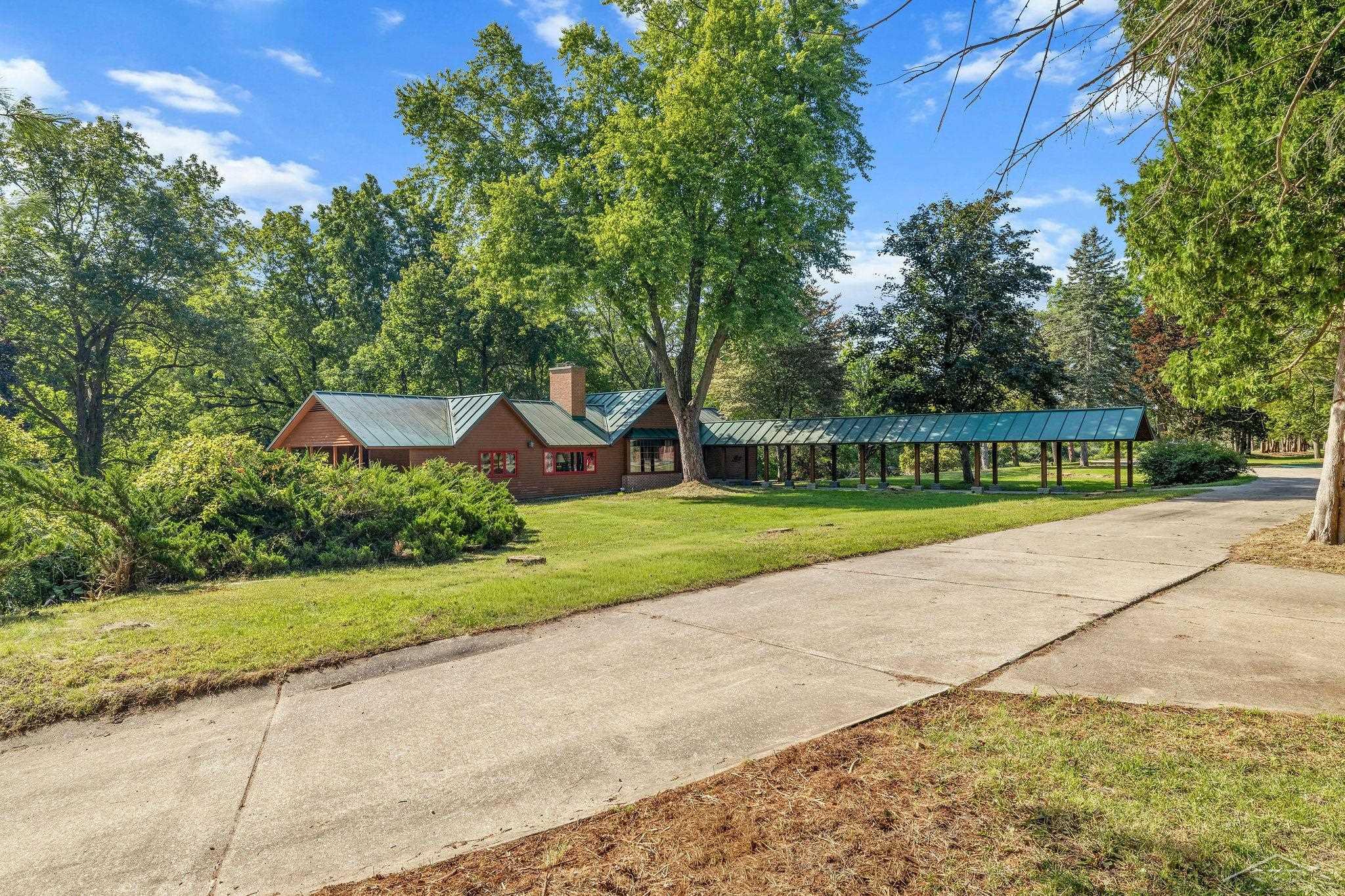 458/456 E Chippewa River Road