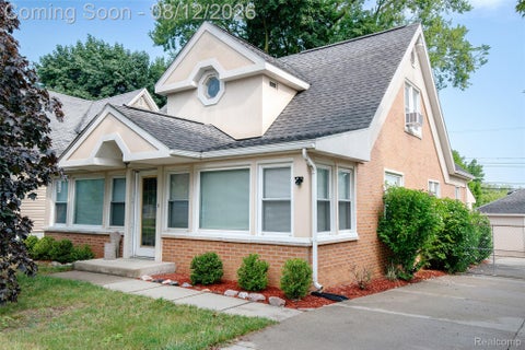 Photo of 22 Cloverport Avenue, Rochester Hills City, MI 48307 (MLS # 20261062759)
