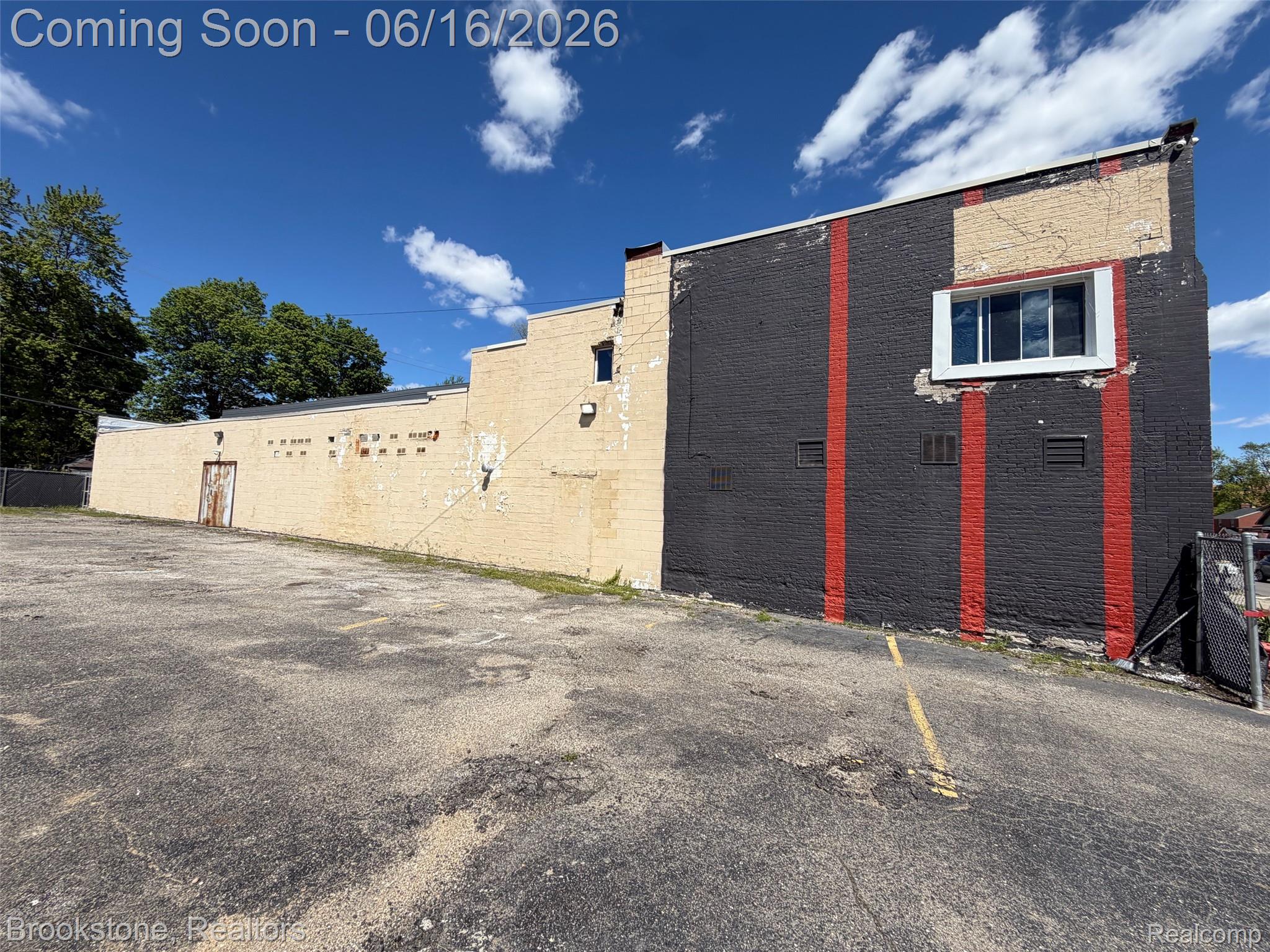 600 W Huron Street