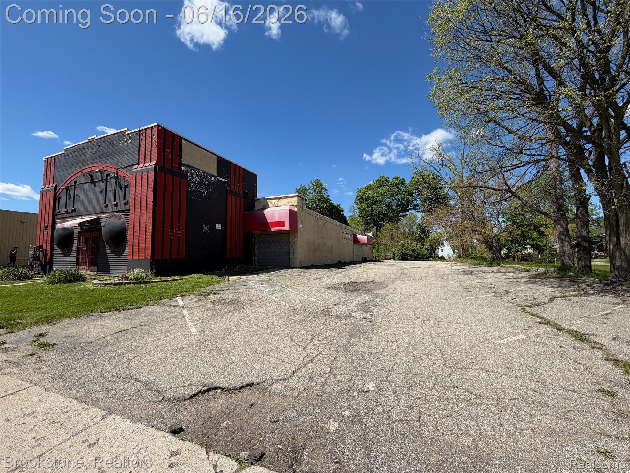 600 W Huron Street