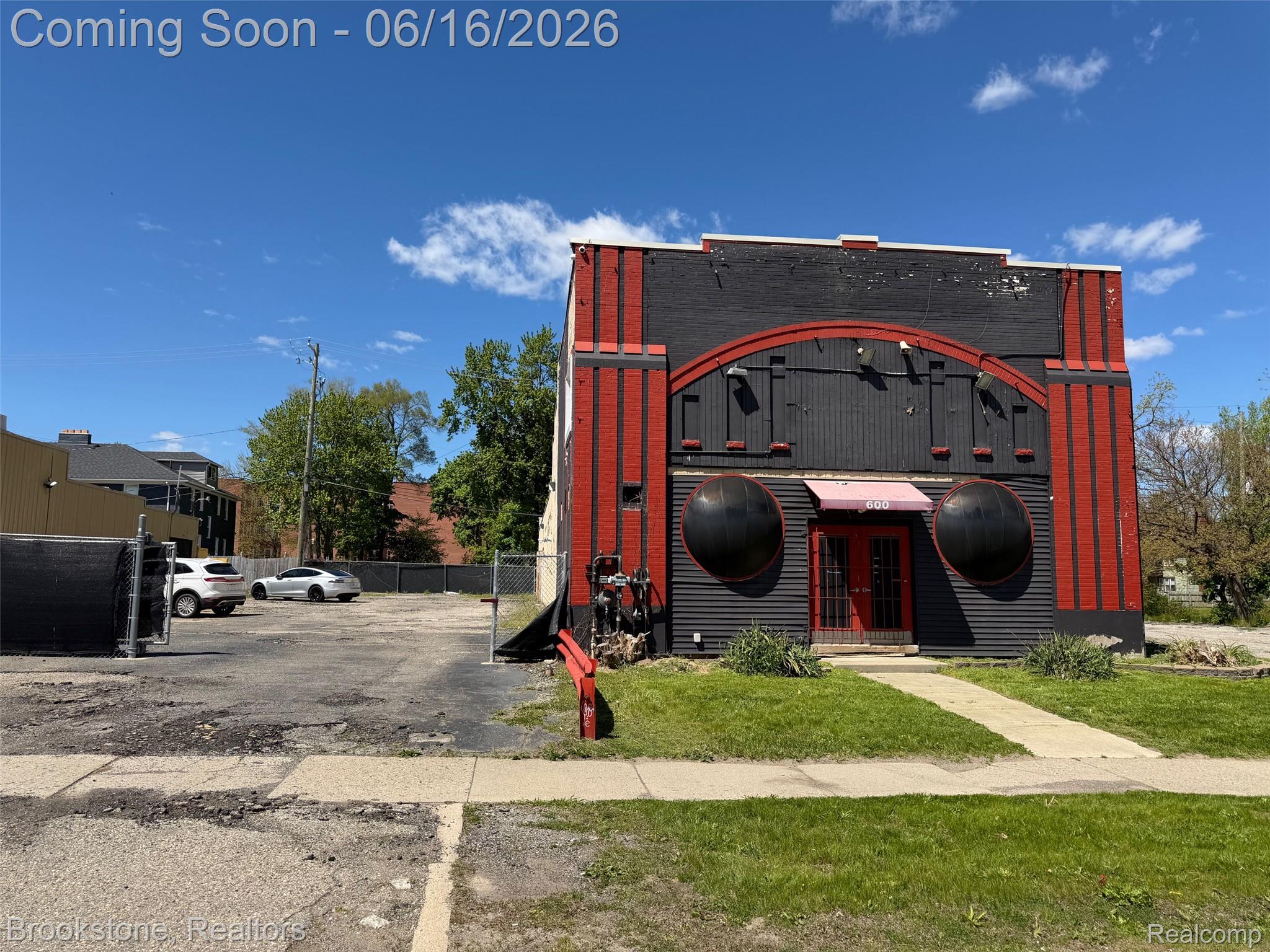 600 W Huron Street