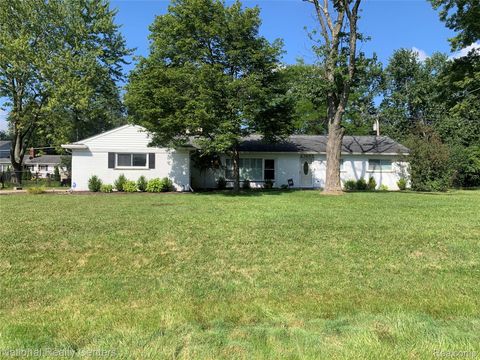 23695 E Newell Circle Farmington City MI 48336