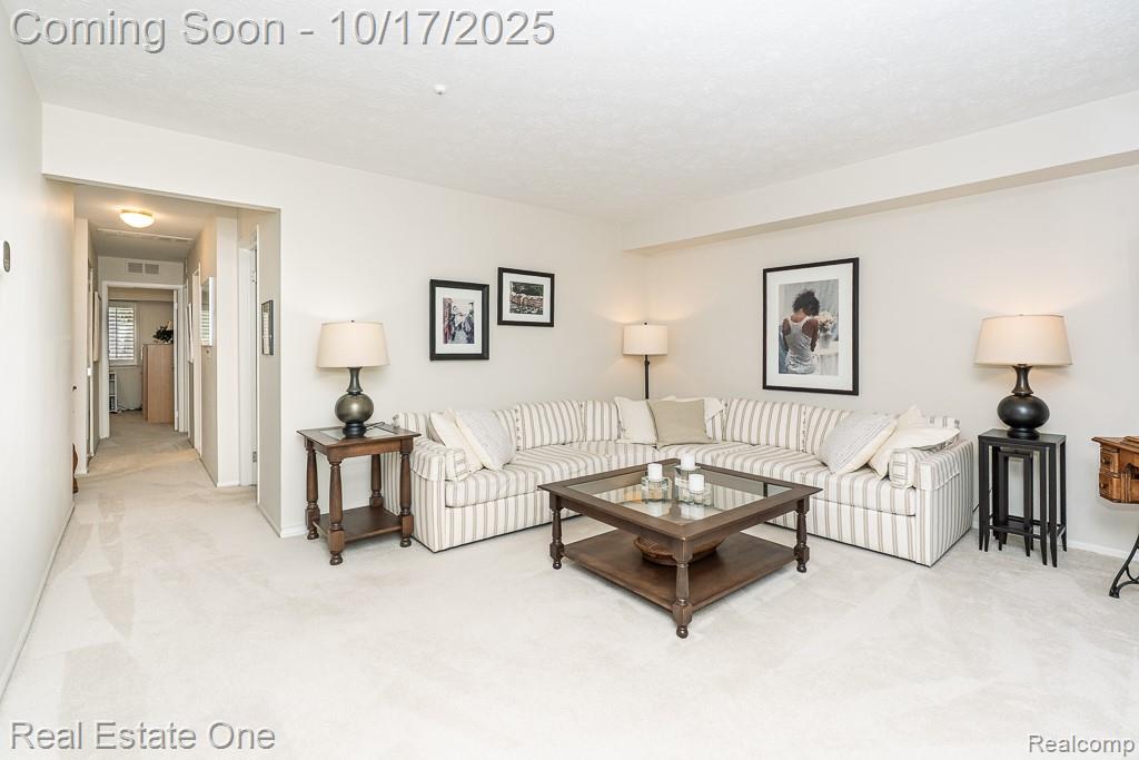 1697 Riverside Drive 15