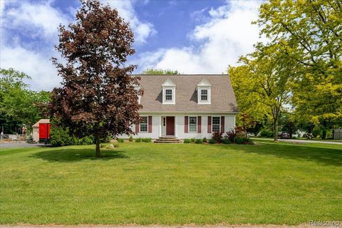 8128 Bluebird Drive Brighton City MI 48116