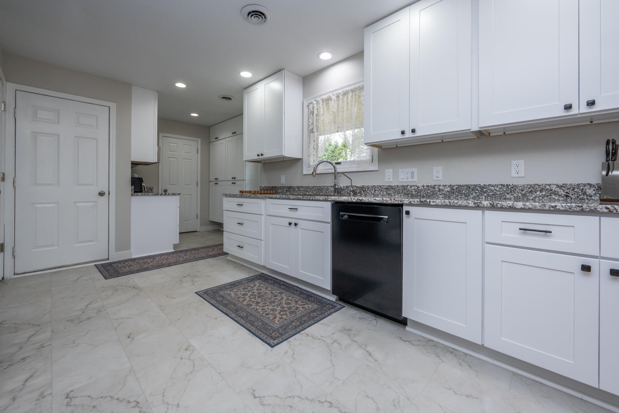 5685 Topanga Drive
