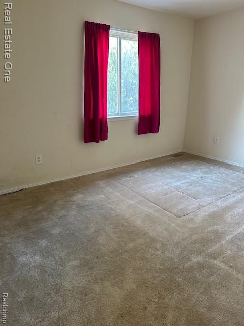 Tiny photo for 942 Hogarth Avenue, Waterford Charter Township, MI 48328 (MLS # 20261009909)